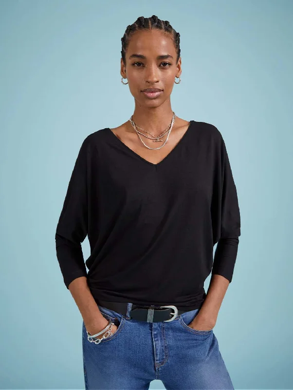 Ella LENZING™ ECOVERO™ Relaxed V-Neck Top | Caviar Black