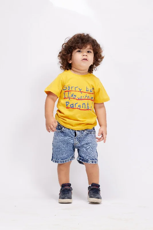 I Live With My Parents Printed Kids Tee